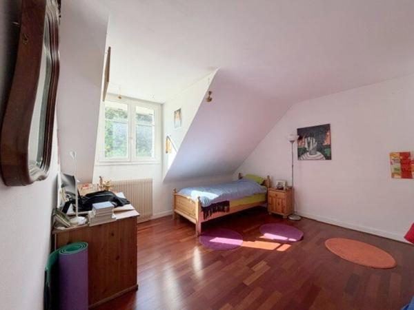 Maison 9 pièce(s) 7 chambre(s) 235 m²