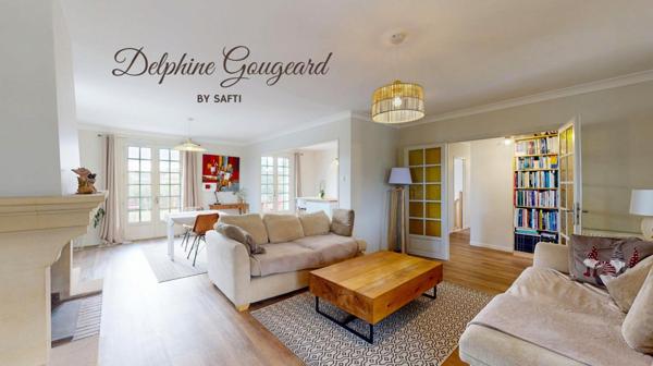 Belle maison de 170m2, piscine et vue dégagée, à deux pas des commerces.