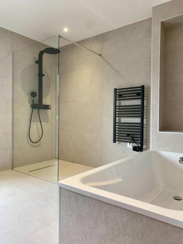 Villa contemporaine avec piscine