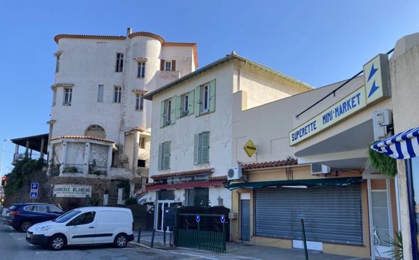 Local/bureau à vendre LE TRAYAS (83)