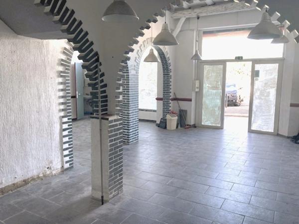 Local/bureau à vendre LE TRAYAS (83)