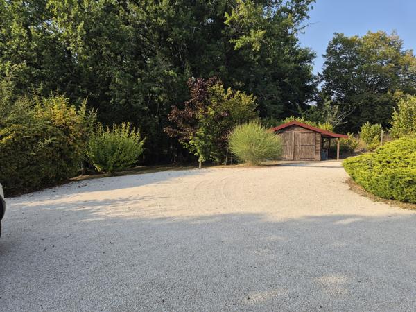 Montagrier (24350) Dordogne- Montagrier - Maison à vendre 138m² - trois chambres - piscine - terrain clos.