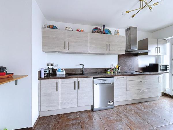 Appartement 112m² 3 chambres avec balcon, parking