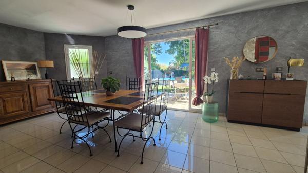 Maison Mandres Les Roses 6 pièce(s) 155 m2