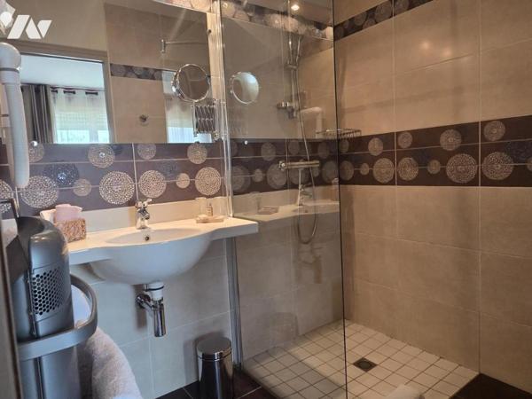 Ensemble immobilier avec chambres d'hôtes