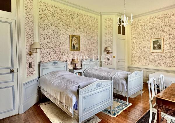 Magnifique domaine de 150Ha de près et forêts pres de Chatellerault