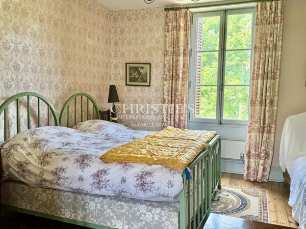 Magnifique domaine de 150Ha de près et forêts pres de Chatellerault