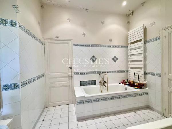 Magnifique domaine de 150Ha de près et forêts pres de Chatellerault