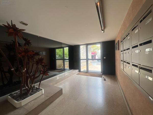 Appartement ancien à vendre à Les Lilas en Seine-Saint-Denis (93260), ref : 66018/2025/10/2-VI