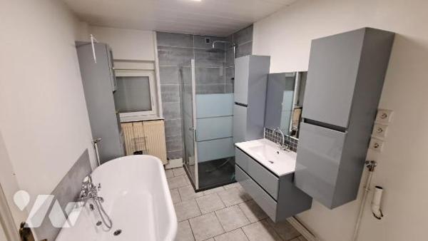 Proche centre ville et commerces