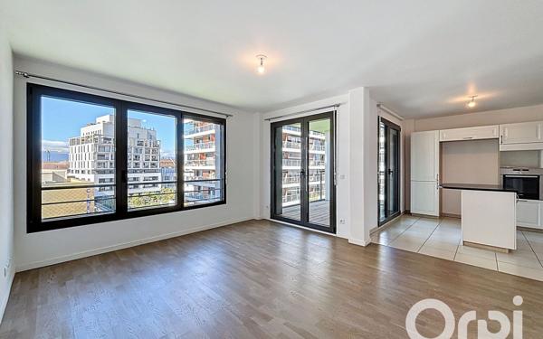 Appartement à vendre    3 pièces • 80 m2 Annemasse