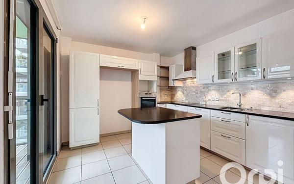 Appartement à vendre    3 pièces • 80 m2 Annemasse