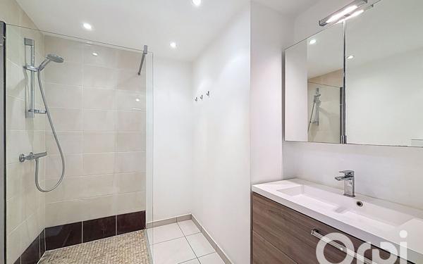 Appartement à vendre    3 pièces • 80 m2 Annemasse