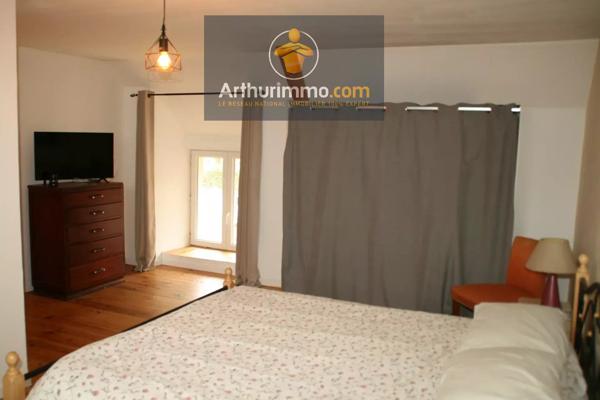Vente                                                      Maison
                        
                     5 pièces                      157 m2                     à Josselin