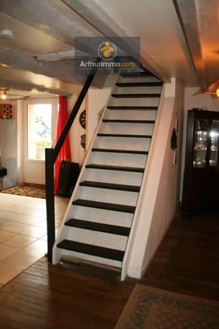Vente                                                      Maison
                        
                     5 pièces                      157 m2                     à Josselin