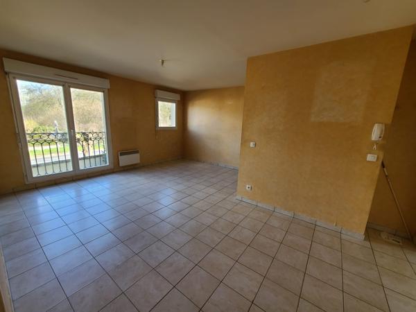 Pussay (91740) EXCLUSIVITÉ PUSSAY APPARTEMENT F3 52 M2 DANS RESIDENCE RECENTE AVEC 2 PARKINGS