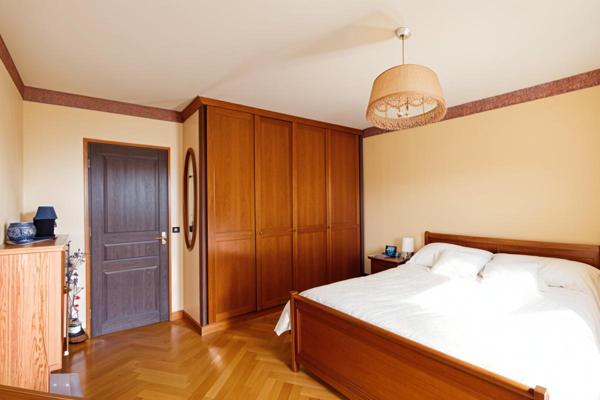 MAISON BOURGEOISE 186 M2 AVEC PISCINE CHAUFFÉE ET COUVERTE 320 000