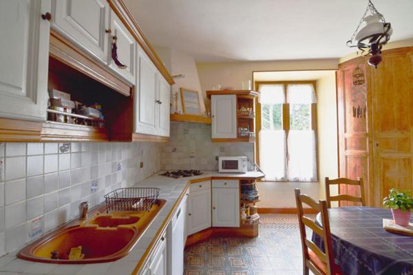 MAISON BOURGEOISE 186 M2 AVEC PISCINE CHAUFFÉE ET COUVERTE 320 000