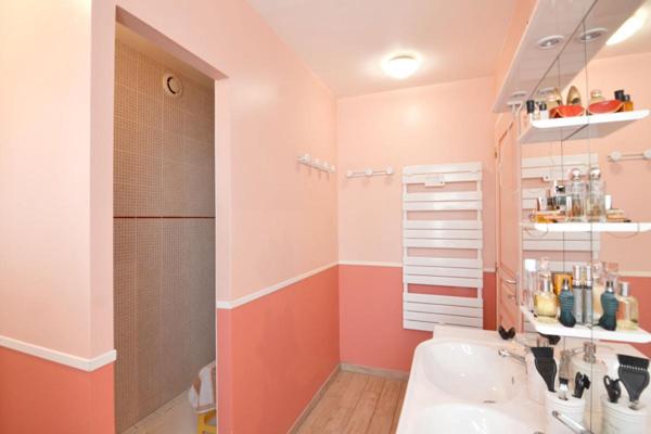 MAISON BOURGEOISE 186 M2 AVEC PISCINE CHAUFFÉE ET COUVERTE 320 000