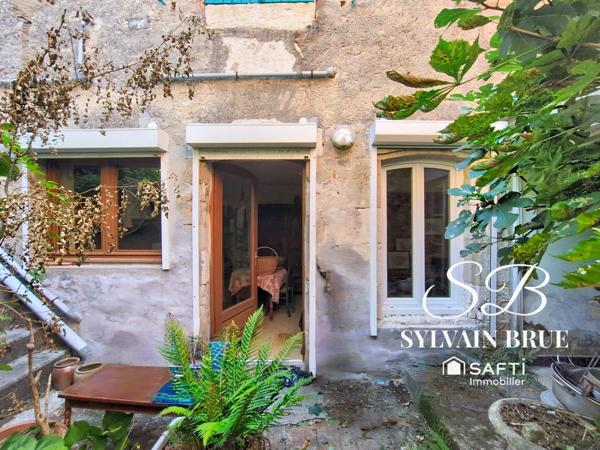 Maison de village avec jardin et dépendance