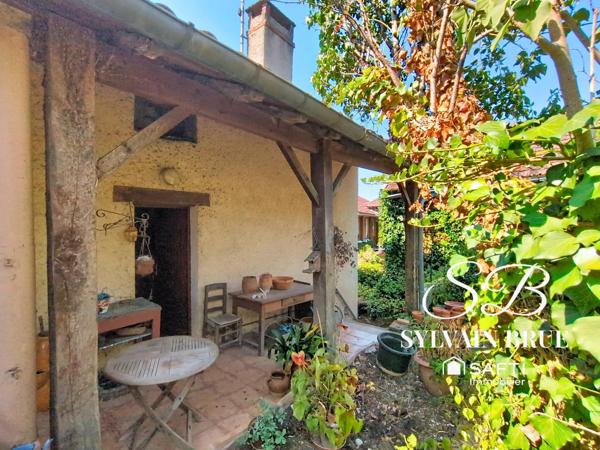 Maison de village avec jardin et dépendance