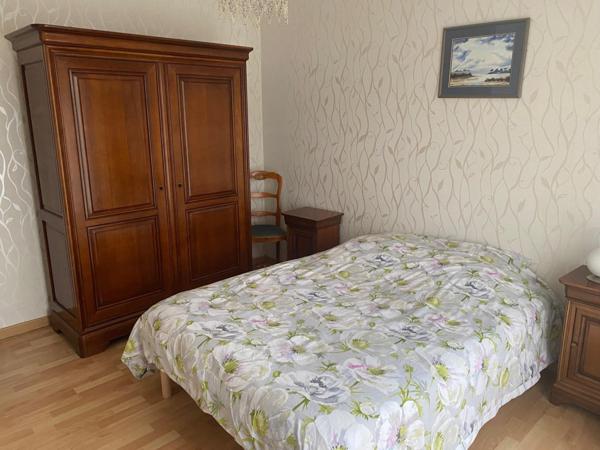 Maison de 7 pièces sur un terrain clos de plus de 520 m².