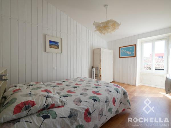 Maison rénovée avec dépendances et jardin