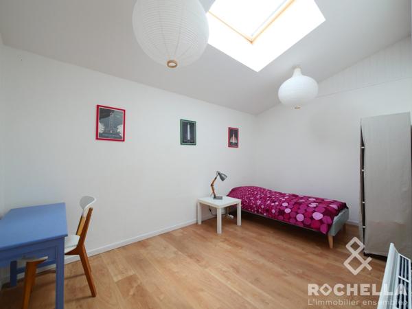 Maison rénovée avec dépendances et jardin