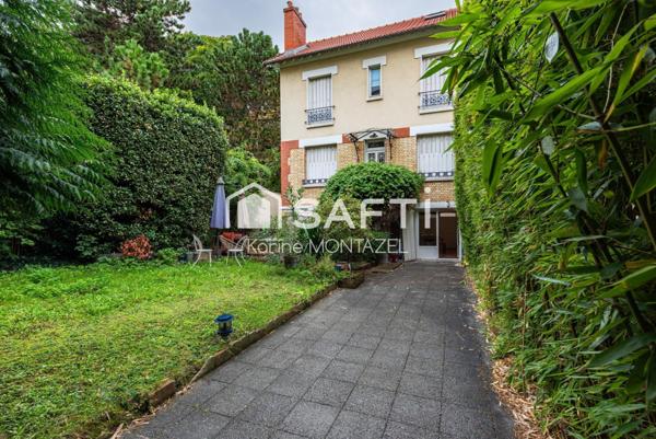 Centre ville, écoles, métros et commerces à 3 min