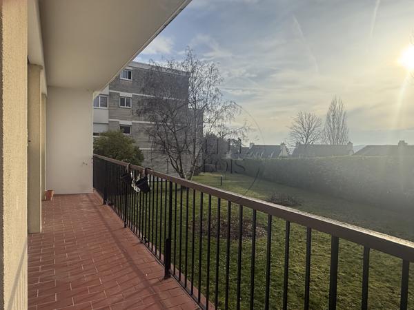 Chambourcy (78240) Agréable appartement F4 de 84 m² à Chambourcy, proche de Saint-Germain-en-Laye.