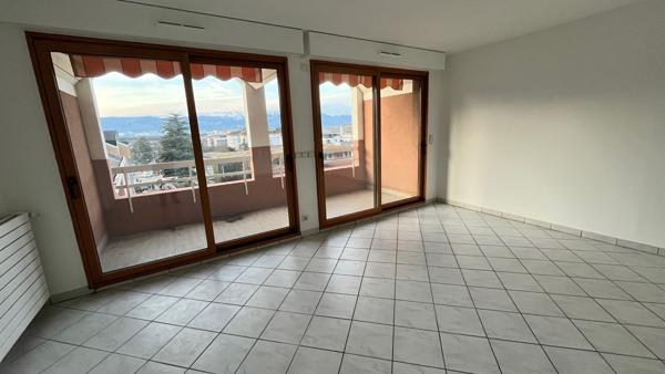 4 pièces - 93m2 habitable- Centre-ville de St Julien