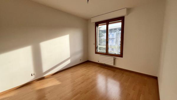 4 pièces - 93m2 habitable- Centre-ville de St Julien