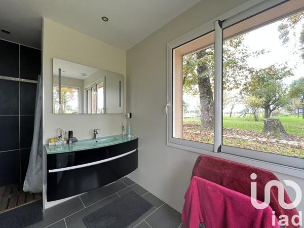 Maison à vendre 6 pièces 210 m² Saint-Ouen-en-Belin