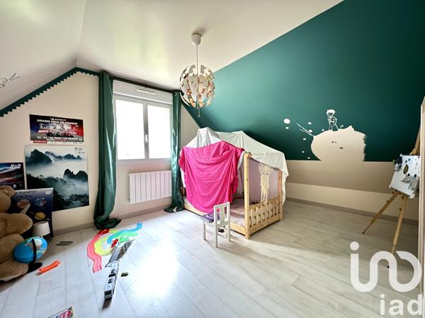 Maison à vendre 6 pièces 210 m² Saint-Ouen-en-Belin