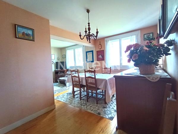 Appartement à vendre à Vannes 3 pièces environ 60m² idéalement situé à 2 pas de l'intra muros de Vannes.