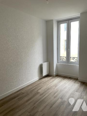 A VENDRE 56 VANNES Intra muros idéal investisseur : local commercial, garage et 3 appartements loués