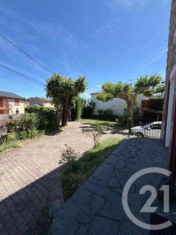 Maison à vendre  8 pièces - 229 m 2   SARRAS  - 07