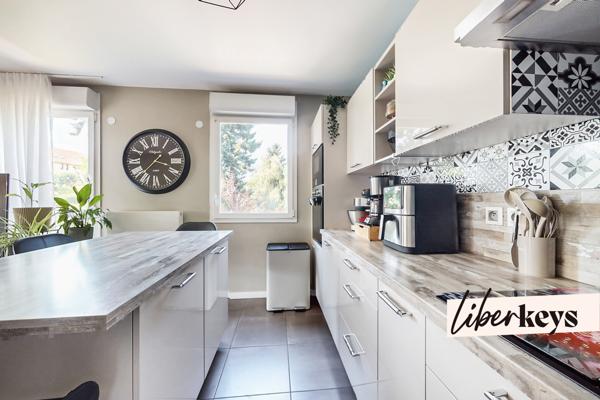 Appartement T4 en parfait état avec balcon – Résidence récente à côté du tram T4 (et de la future ligne T10)