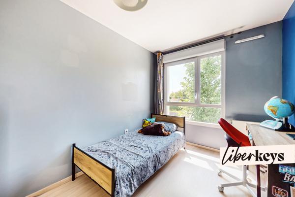 Appartement T4 en parfait état avec balcon – Résidence récente à côté du tram T4 (et de la future ligne T10)