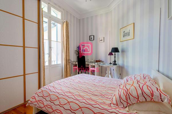 ARCACHON - Appartement de caractère avec jardin privatif au sein d'une remarquable villa Arcachonnaise