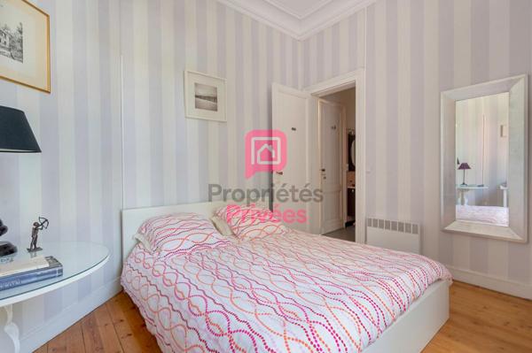 ARCACHON - Appartement de caractère avec jardin privatif au sein d'une remarquable villa Arcachonnaise