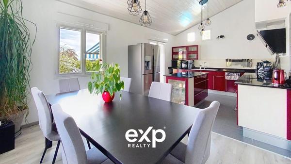 Villa atypique totalement rénovée au calme