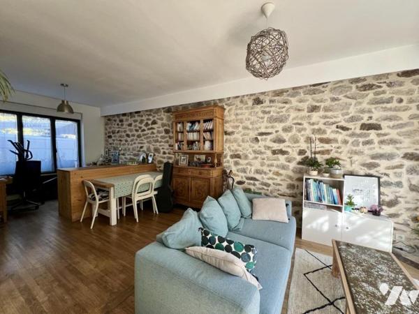 MERVILLE. Maison lumineuse avec pièce de vie possible au RDC donnant sur jardin sans vis à vis