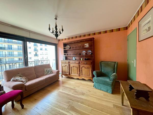 Appartement - 3 pièce(s) - 60 m2 avec cave. Parking possible