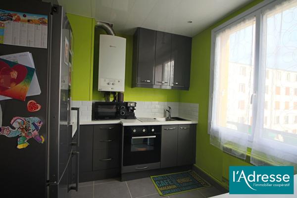 APPARTEMENT TRAVERSANT EN EXCLUSIVITÉ - PROCHE RER C de Sainte Geneviève des bois -