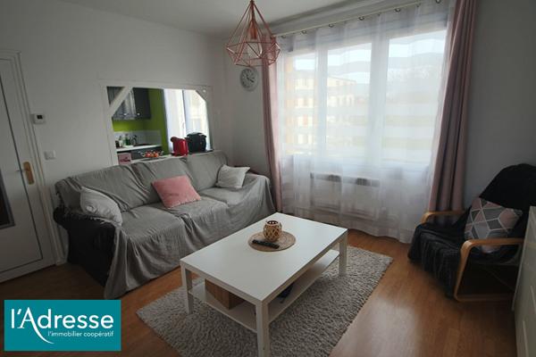 APPARTEMENT TRAVERSANT EN EXCLUSIVITÉ - PROCHE RER C de Sainte Geneviève des bois -