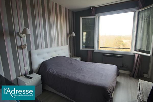 APPARTEMENT TRAVERSANT EN EXCLUSIVITÉ - PROCHE RER C de Sainte Geneviève des bois -