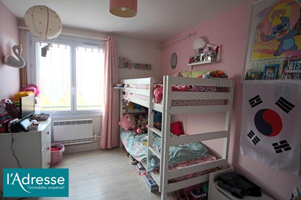 APPARTEMENT TRAVERSANT EN EXCLUSIVITÉ - PROCHE RER C de Sainte Geneviève des bois -