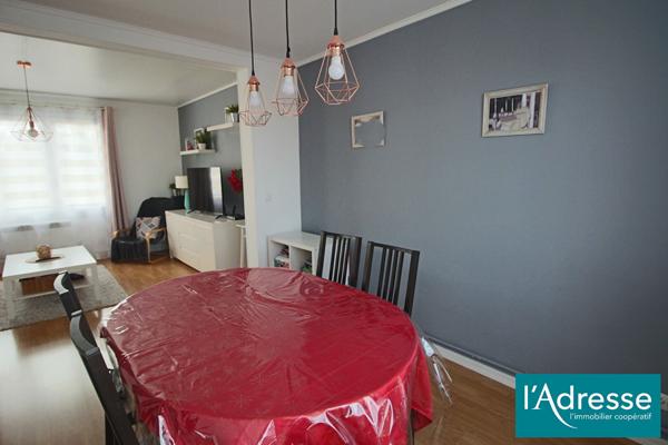 APPARTEMENT TRAVERSANT EN EXCLUSIVITÉ - PROCHE RER C de Sainte Geneviève des bois -