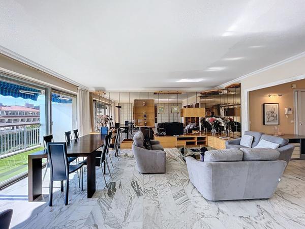 Appartement Cannes 5 pièces 141.05 m2 centre ville, Forville, terrasse